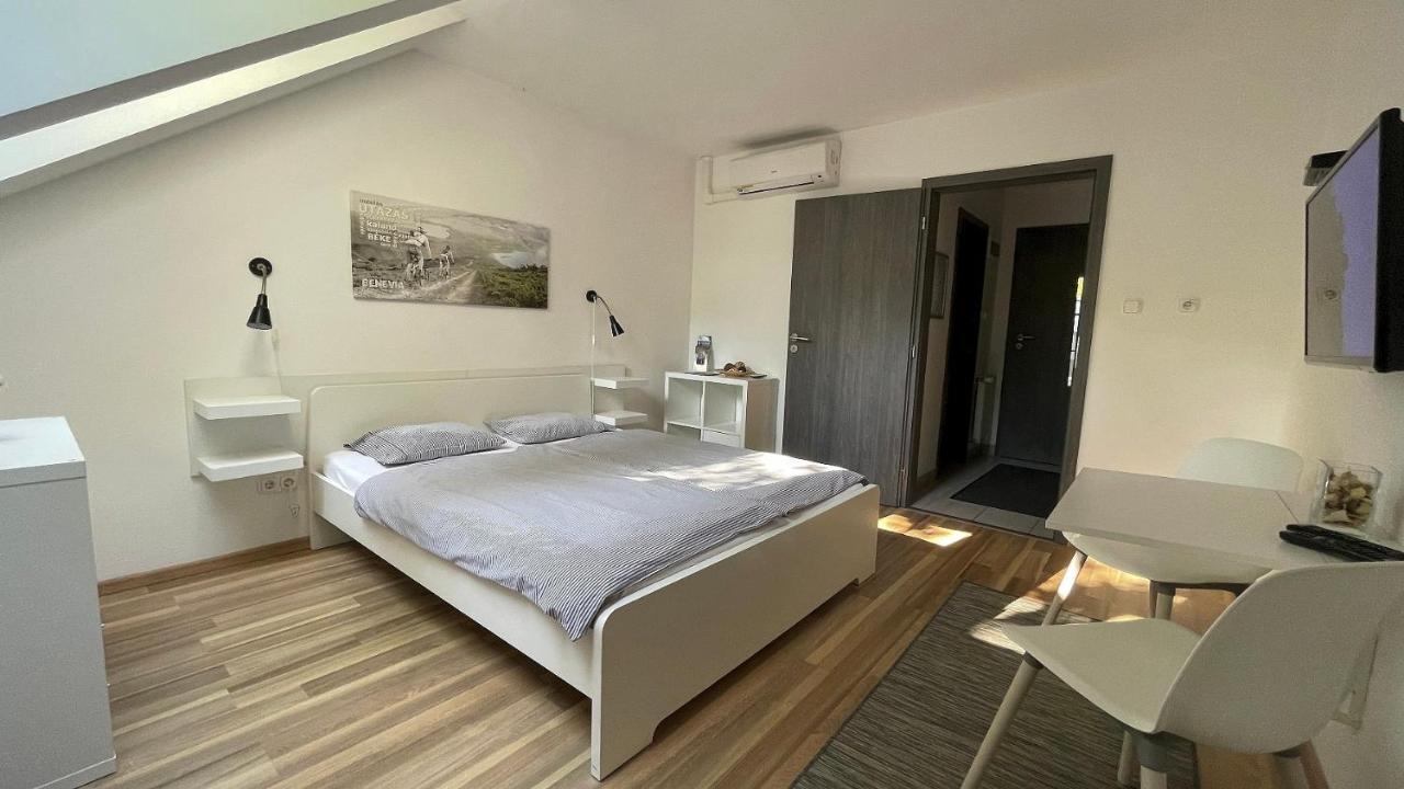Benevia Apartments Πετς Εξωτερικό φωτογραφία
