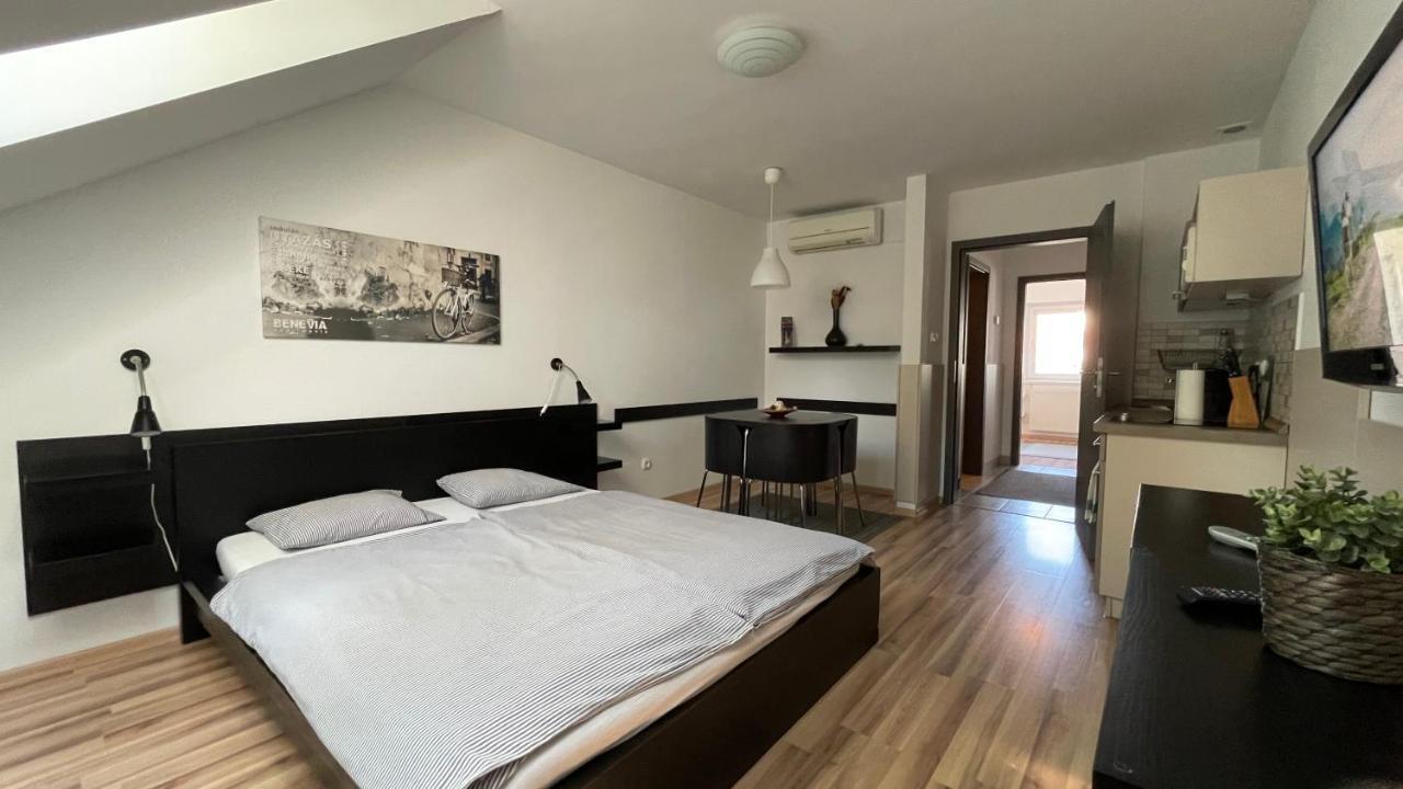Benevia Apartments Πετς Εξωτερικό φωτογραφία