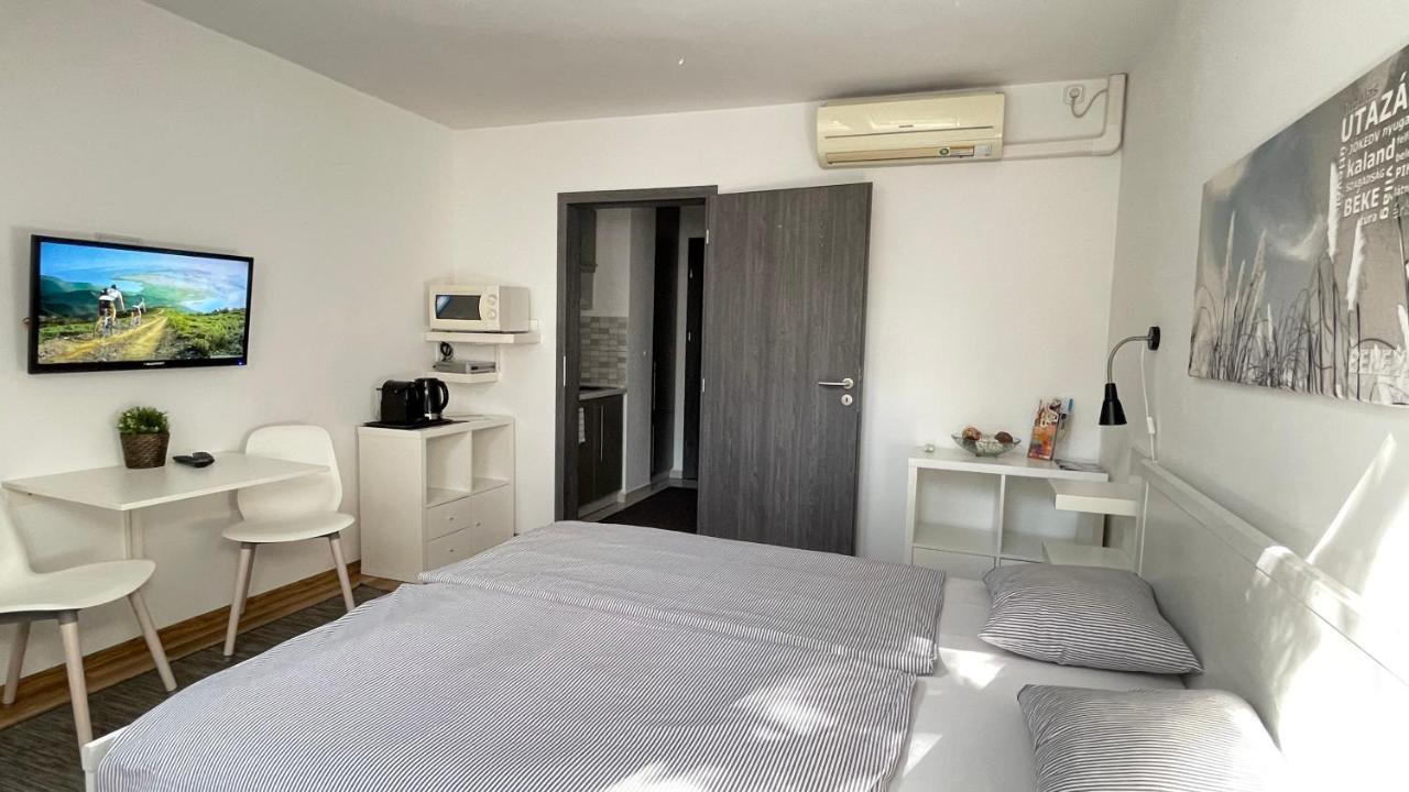 Benevia Apartments Πετς Εξωτερικό φωτογραφία