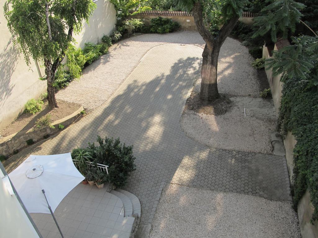 Benevia Apartments Πετς Δωμάτιο φωτογραφία